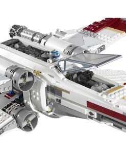 LEGO Red Five 10240 detail